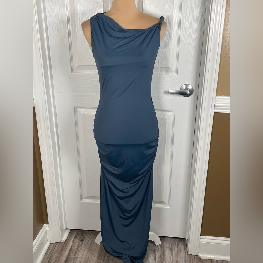 RUNAWAY THE LABEL ~ Melrose Girl Maxi Dress NWT Medium - Picture 10 of 12